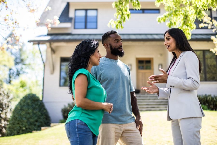 what percentage do real estate agents make