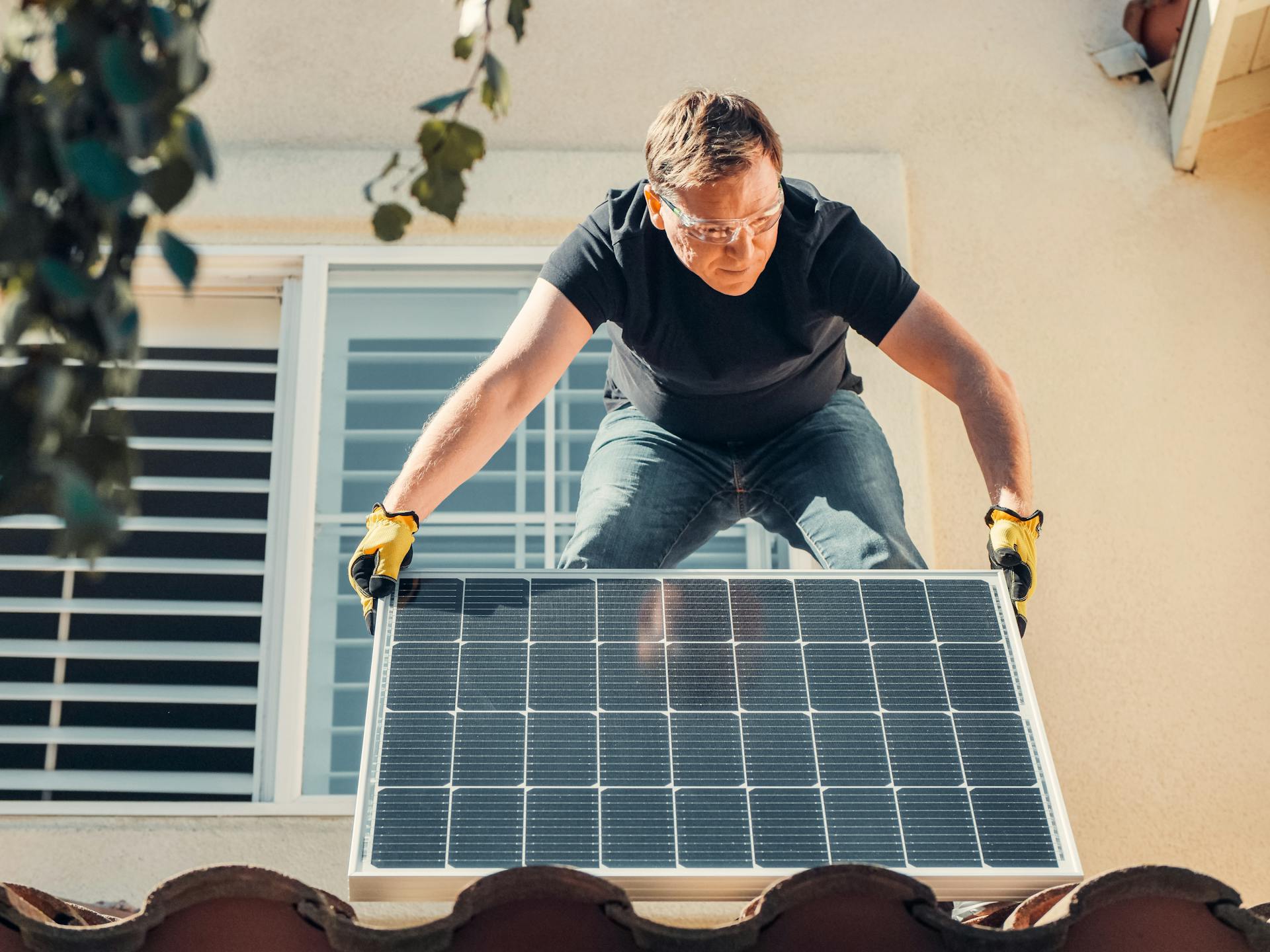 Solar Panel Transfer Problems Every Homeowner Must Know Before Selling